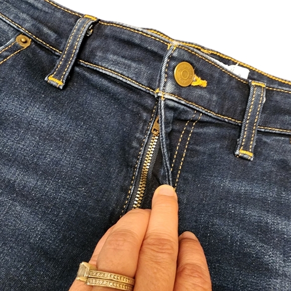 Vineyard Vines Cuffed Jean Shorts Size 8 Run Big - Picture 4 of 8